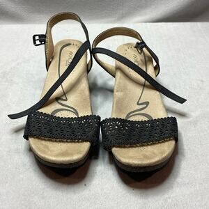 Axxiom Fleur black wedges sandals size 9